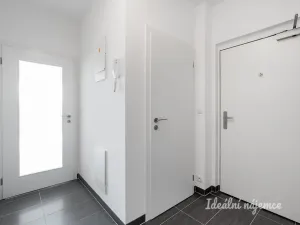 Pronájem bytu 2+kk, Praha - Hloubětín, Modrého, 58 m2