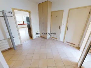 Pronájem bytu 3+kk, Praha - Štěrboholy, Laudonova, 135 m2