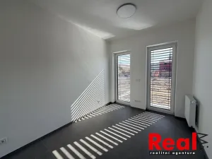 Pronájem bytu 3+kk, Pohořelice, U Kasáren, 69 m2