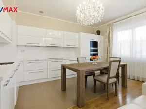 Prodej bytu 3+kk, Karlovy Vary, Jateční, 100 m2