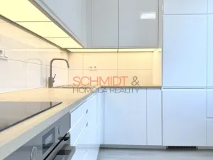 Pronájem bytu 4+1, Hustopeče, U Větrolamu, 88 m2