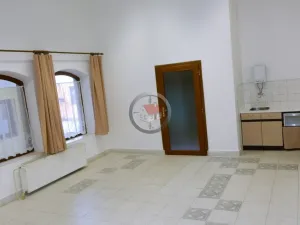 Pronájem bytu 1+kk, Moravské Budějovice, nám. ČSA, 40 m2