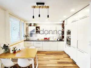 Pronájem bytu 3+kk, Praha, Molákova, 72 m2