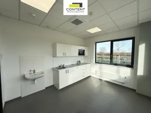 Pronájem skladu, Zápy, 4435 m2