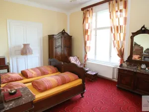 Pronájem vily, Karlovy Vary, K Přehradě, 250 m2