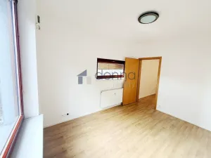 Pronájem bytu 3+kk, Praha, Jeremenkova, 64 m2
