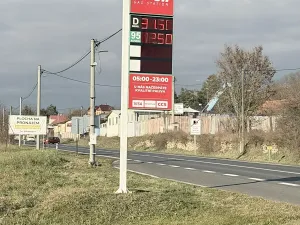 Prodej komerční nemovitosti, Kly, 781 m2