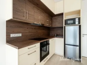 Pronájem bytu 1+kk, Praha - Hostavice, Českobrodská, 31 m2