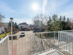 Pronájem bytu 1+kk, Praha - Hostavice, Českobrodská, 31 m2