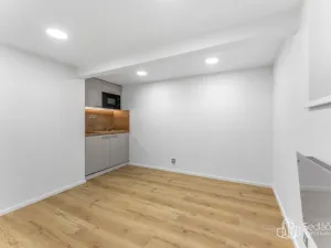 Prodej atypického bytu, Praha - Nusle, U Jezerky, 39 m2