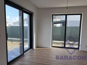 Prodej rodinného domu, Polerady, 380 m2