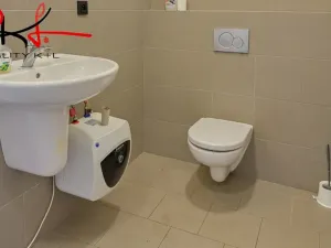 Pronájem výrobních prostor, Martiněves, 198 m2