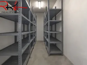 Pronájem výrobních prostor, Martiněves, 198 m2