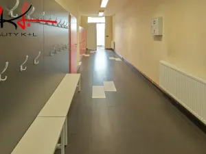 Pronájem výrobních prostor, Martiněves, 198 m2