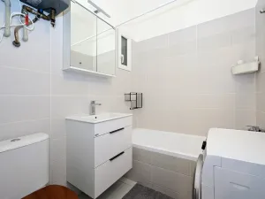 Pronájem bytu 1+kk, Praha - Vokovice, Krátký lán, 30 m2