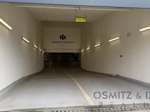 Pronájem garážového stání, Praha - Nusle, Závišova, 16129 m2