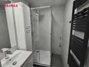 Pronájem bytu 1+kk, Kladno, V Bažantnici, 33 m2