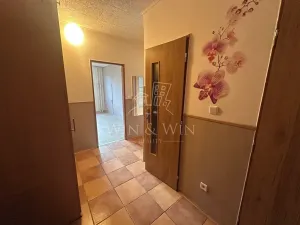Prodej bytu 2+kk, Praha - Kobylisy, Chabařovická, 46 m2