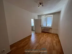 Pronájem bytu 2+kk, Znojmo, nám. Kpt. Otm. Chlupa, 42 m2