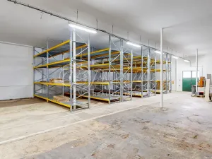 Prodej skladu, Luby, 1300 m2
