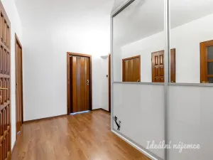 Pronájem bytu 3+1, Praha - Modřany, Platónova, 76 m2