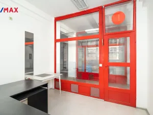 Pronájem obchodního prostoru, Zlín, třída Tomáše Bati, 13 m2