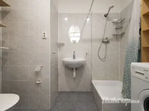 Pronájem bytu 1+kk, Praha - Troja, Hnězdenská, 25 m2