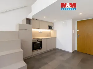 Pronájem bytu 1+kk, Praha - Karlín, Pernerova, 26 m2