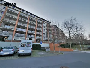 Pronájem garážového stání, Praha - Dejvice, Lindleyova, 16 m2