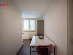 Pronájem bytu 2+1, Hradec Králové - Slezské Předměstí, Myslivečkova, 43 m2