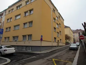 Pronájem atypického bytu, Praha - Nusle, Družnosti, 42 m2