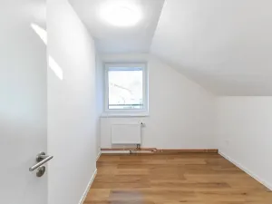 Pronájem apartmánu, Praha - Hloubětín, Aloisovská, 340 m2