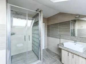 Pronájem činžovního domu, Praha - Hloubětín, Aloisovská, 340 m2