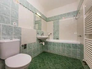 Pronájem bytu 1+kk, Praha - Kyje, Sicherova, 33 m2