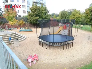 Pronájem bytu 1+kk, Praha - Hloubětín, Nepelova, 30 m2