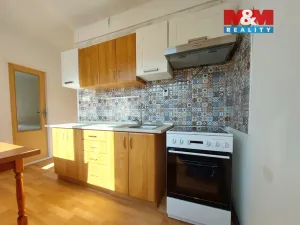 Prodej bytu 1+1, Karlovy Vary, Krymská, 37 m2