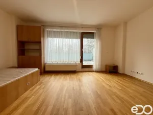 Pronájem bytu 1+kk, Praha, Tibetská, 34 m2
