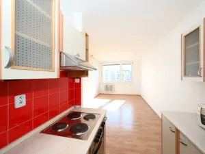 Pronájem bytu 2+kk, Praha - Bohnice, Zelenohorská, 42 m2