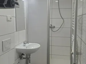 Pronájem bytu 2+kk, Praha - Smíchov, Nádražní, 35 m2