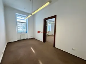 Pronájem kanceláře, Pardubice - Zelené Předměstí, třída Míru, 182 m2
