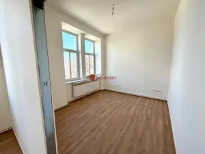 Pronájem kanceláře, Pardubice - Zelené Předměstí, třída Míru, 106 m2