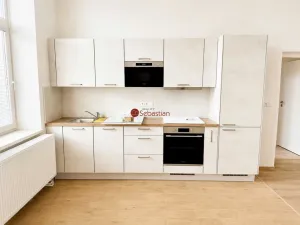 Pronájem kanceláře, Pardubice - Zelené Předměstí, třída Míru, 106 m2