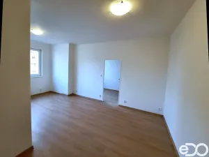 Pronájem bytu 2+kk, Praha, Bystřická, 43 m2
