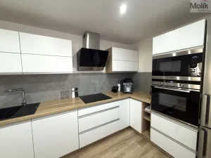 Prodej bytu 2+1, Meziboří, Okružní, 58 m2