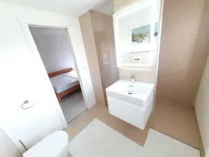 Pronájem bytu 4+1, Praha - Kobylisy, Služská, 128 m2