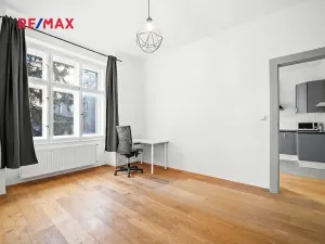 Prodej bytu 2+kk, Praha - Vršovice, Vršovické náměstí, 38 m2