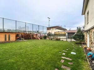 Pronájem vily, Praha - Štěrboholy, Ústřední, 280 m2