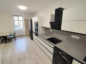 Prodej bytu 3+kk, Karlovy Vary, nábřeží Jana Palacha, 91 m2