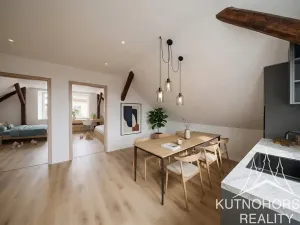 Prodej rodinného domu, Červené Pečky, Husova, 177 m2