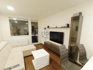 Pronájem bytu 2+kk, Praha, Frýdlantská, 44 m2